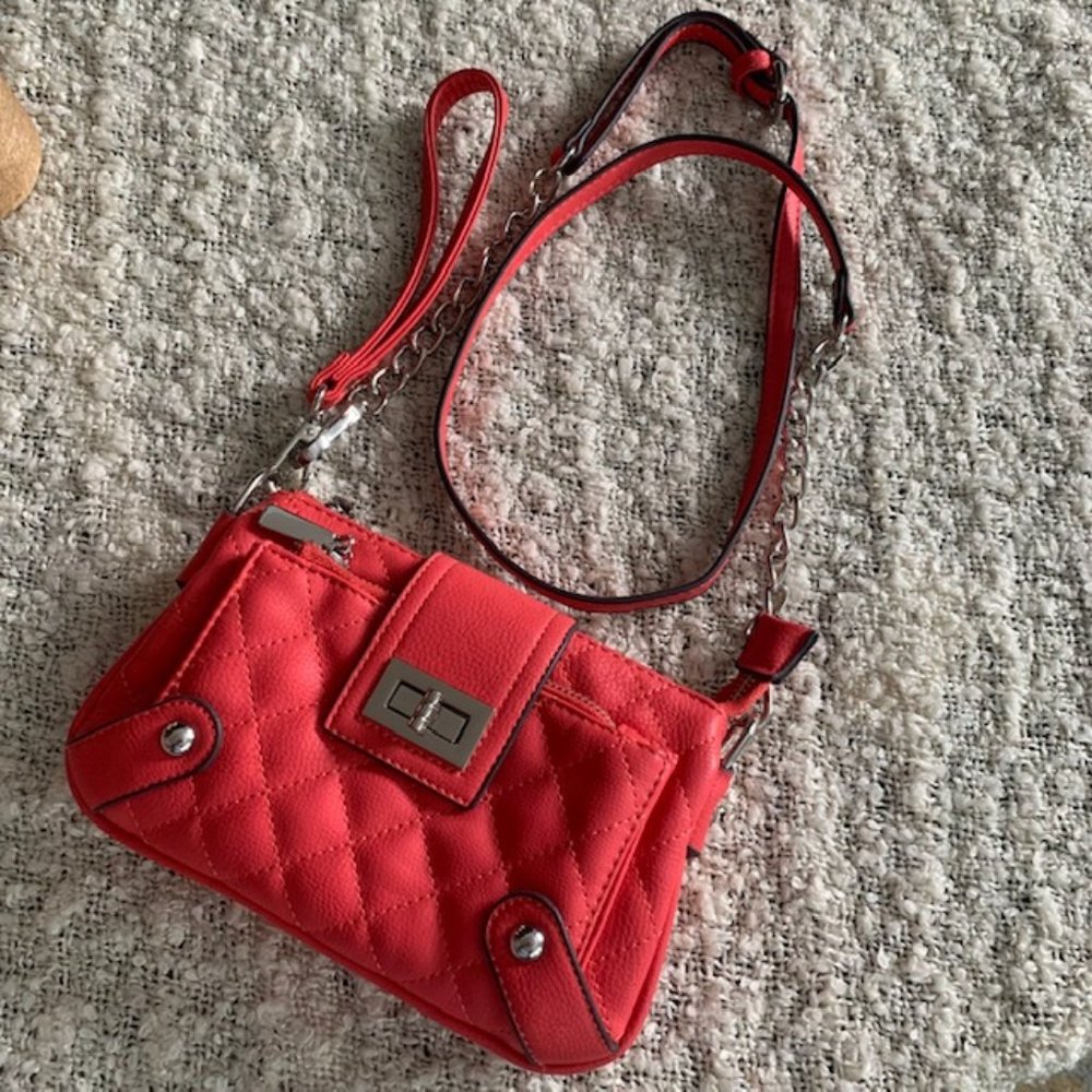 donated 🆕Coral/Pink Quilted Crossbody Purse